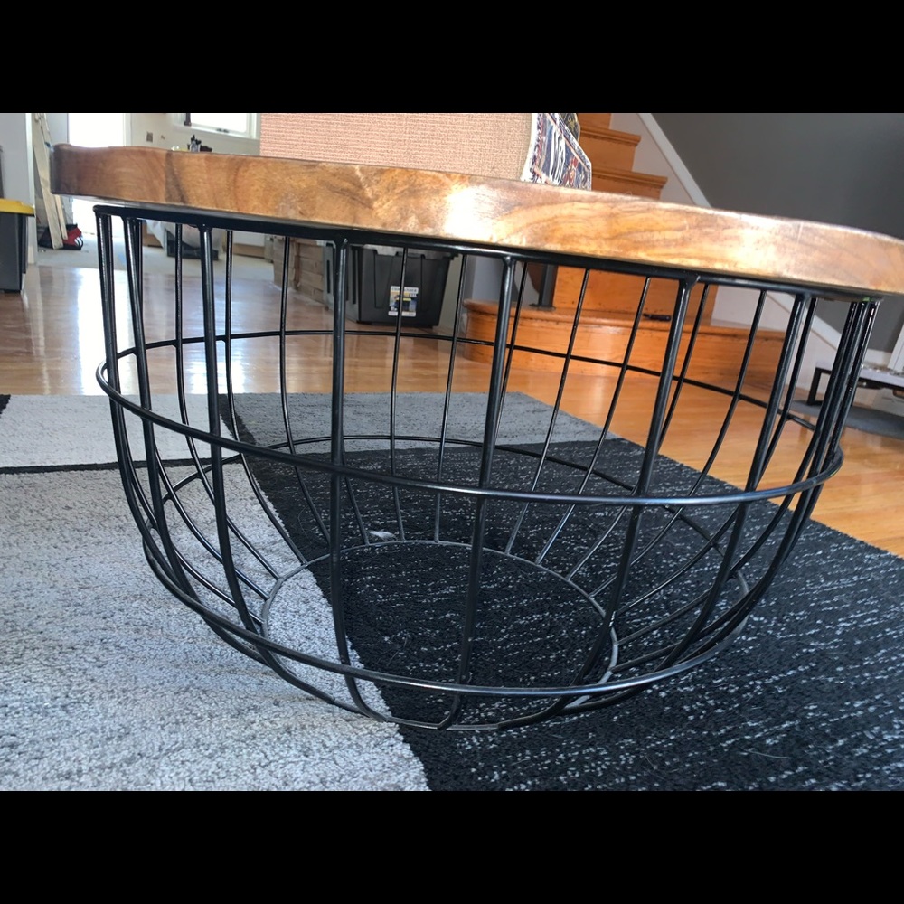 Coffee table - Picture 2 of 4